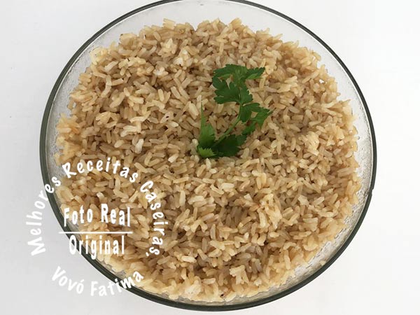 Como fazer arroz integral soltinho na panela de pressão